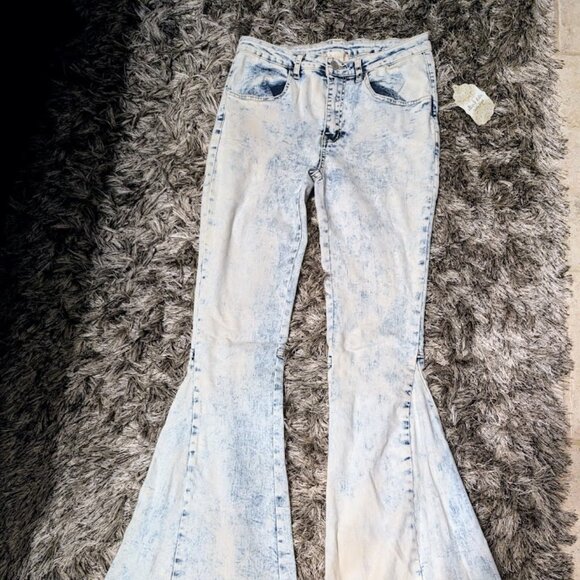 Altar'd State Karter Acid Wash Stretchy Flare Bellbottom Jeans L NWT - Picture 5 of 13